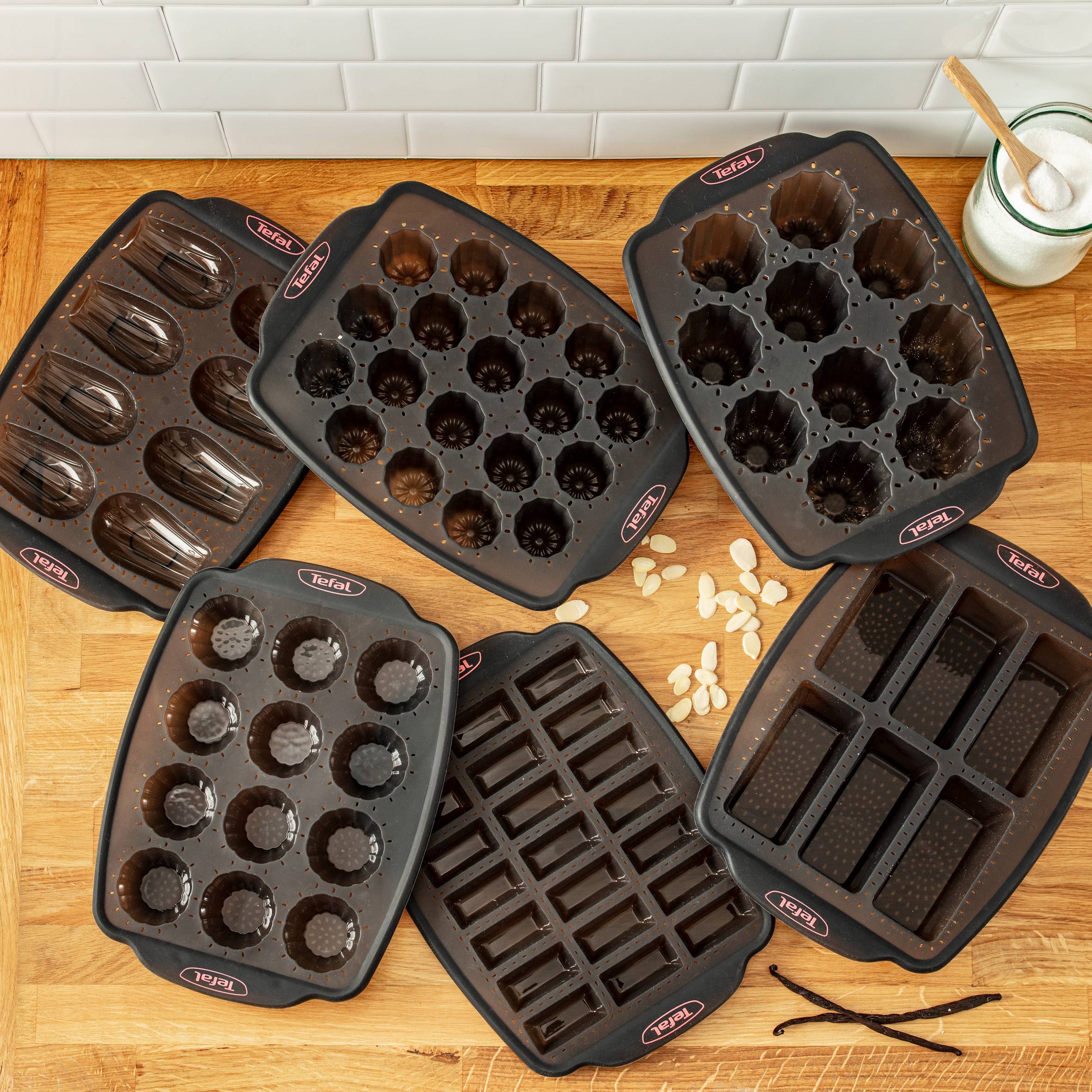 Crispybake Silicone 12 Tartlets 29x21 cm J41714