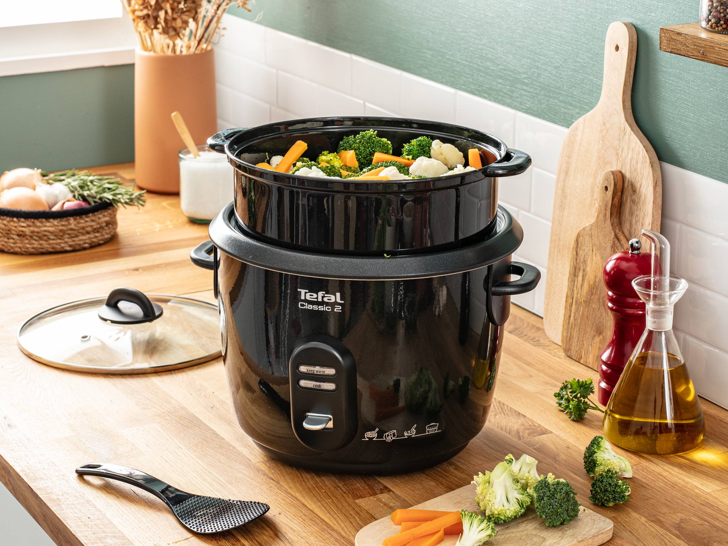 Tefal Reiskocher befüllt mit Reis und Gemüse