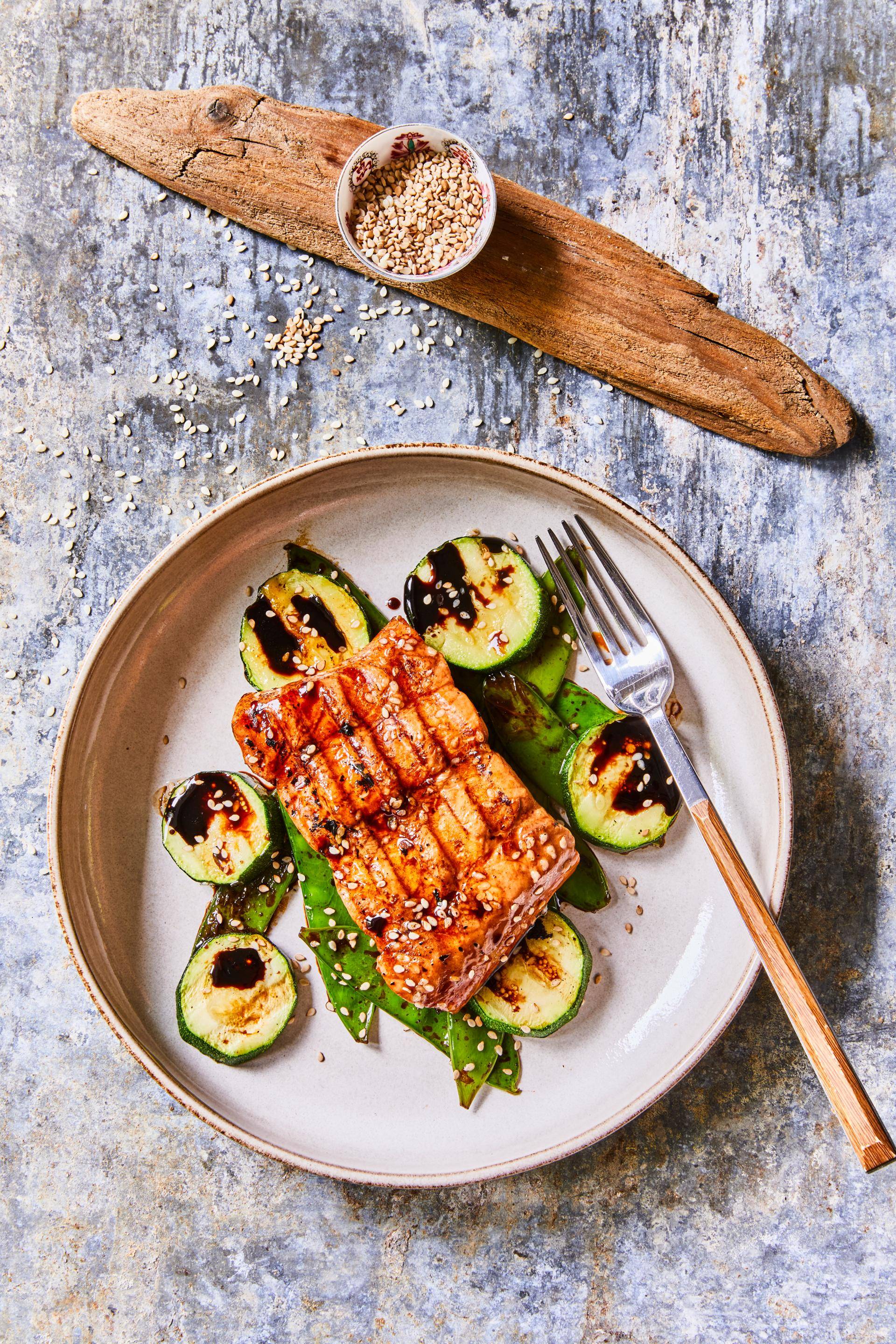 Gegrillter Teriyaki-Lachs mit Gemüse - Rezepte OptiGrill + | Tefal