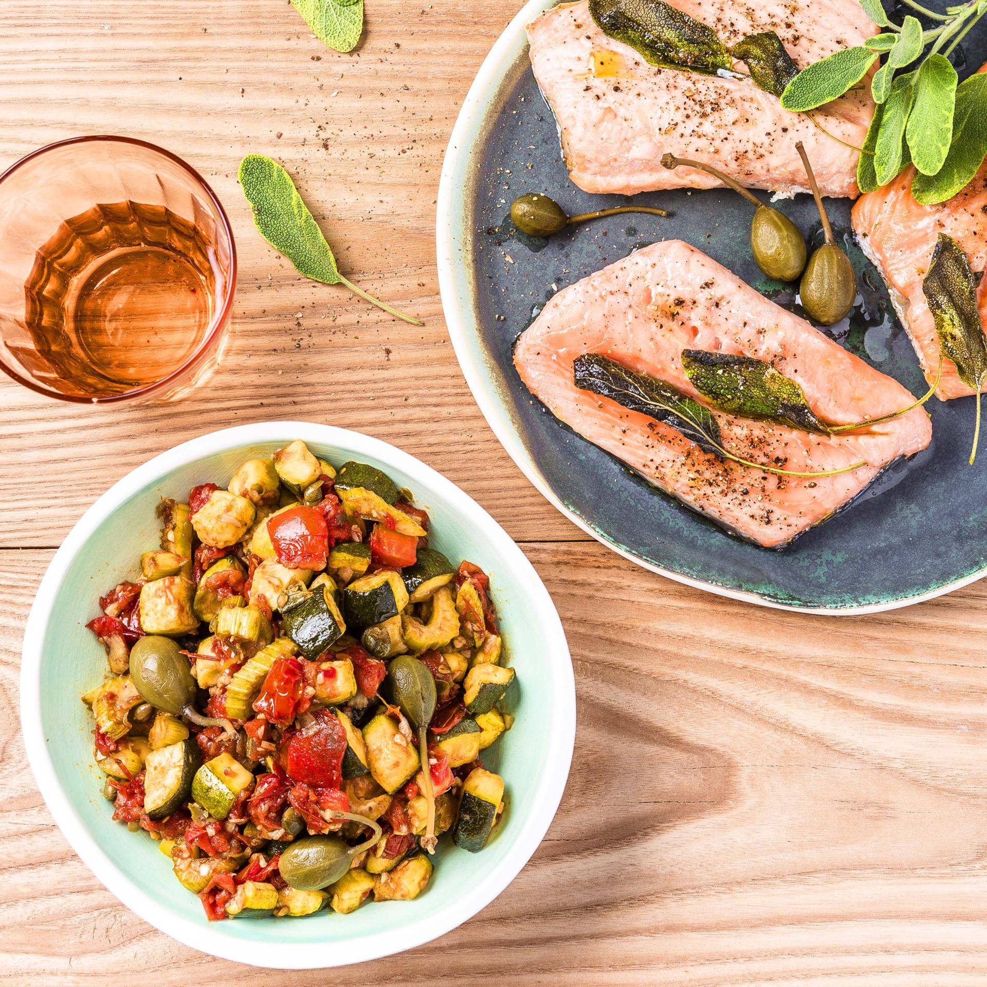 Lachsfilets mit Salbei, sizilianisches Ratatouille - Rezepte Actifry Genius XL 2in1 | Tefal