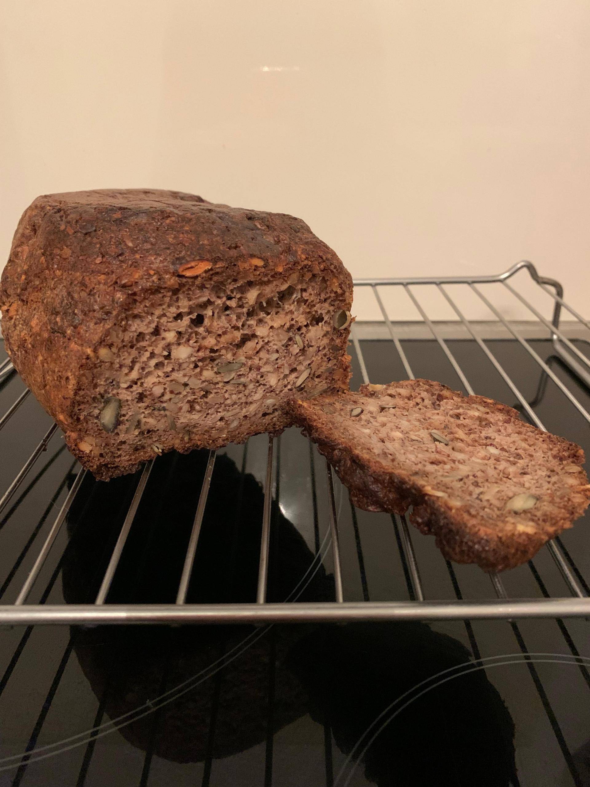 Eiweiß Brot mit Nüssen - Rezepte Dual EasyFry&Grill | Tefal