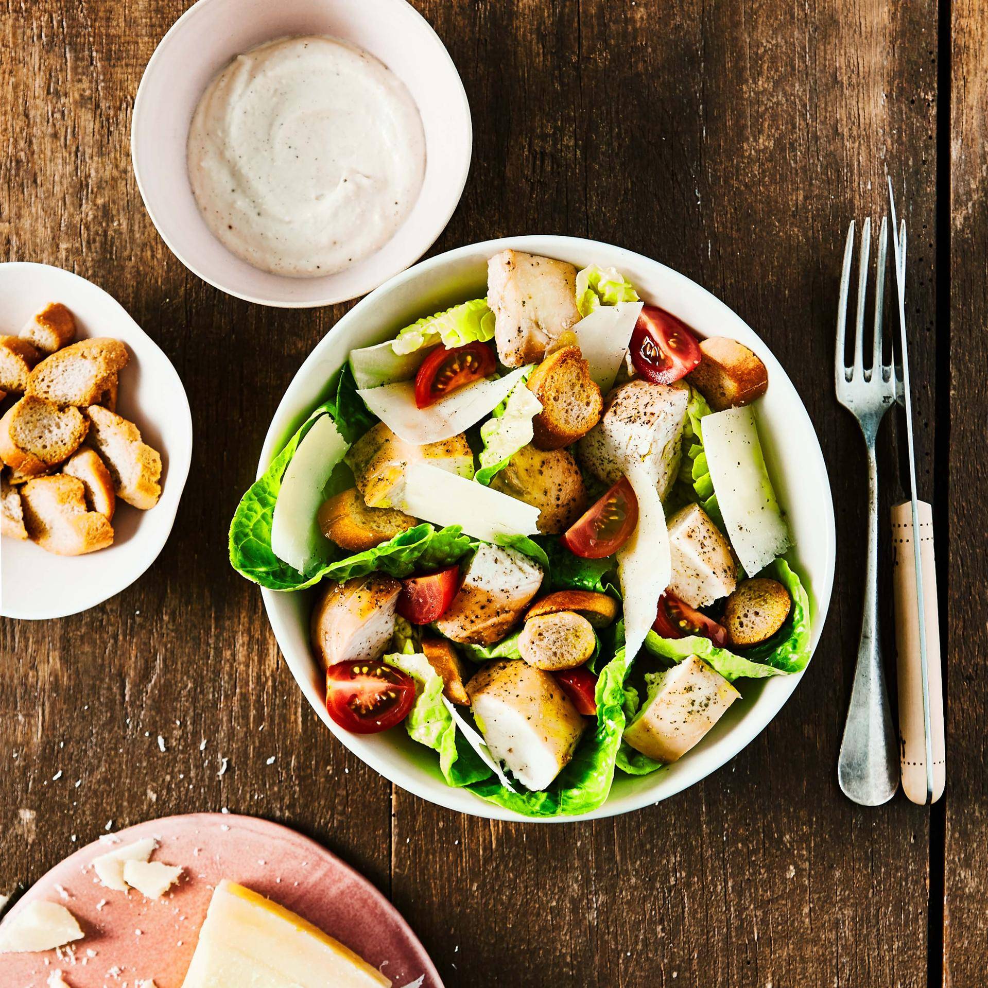 Caesar Salad mit gegrilltem Hähnchen und Parmesan - Rezepte Actifry Express 1kg | Tefal