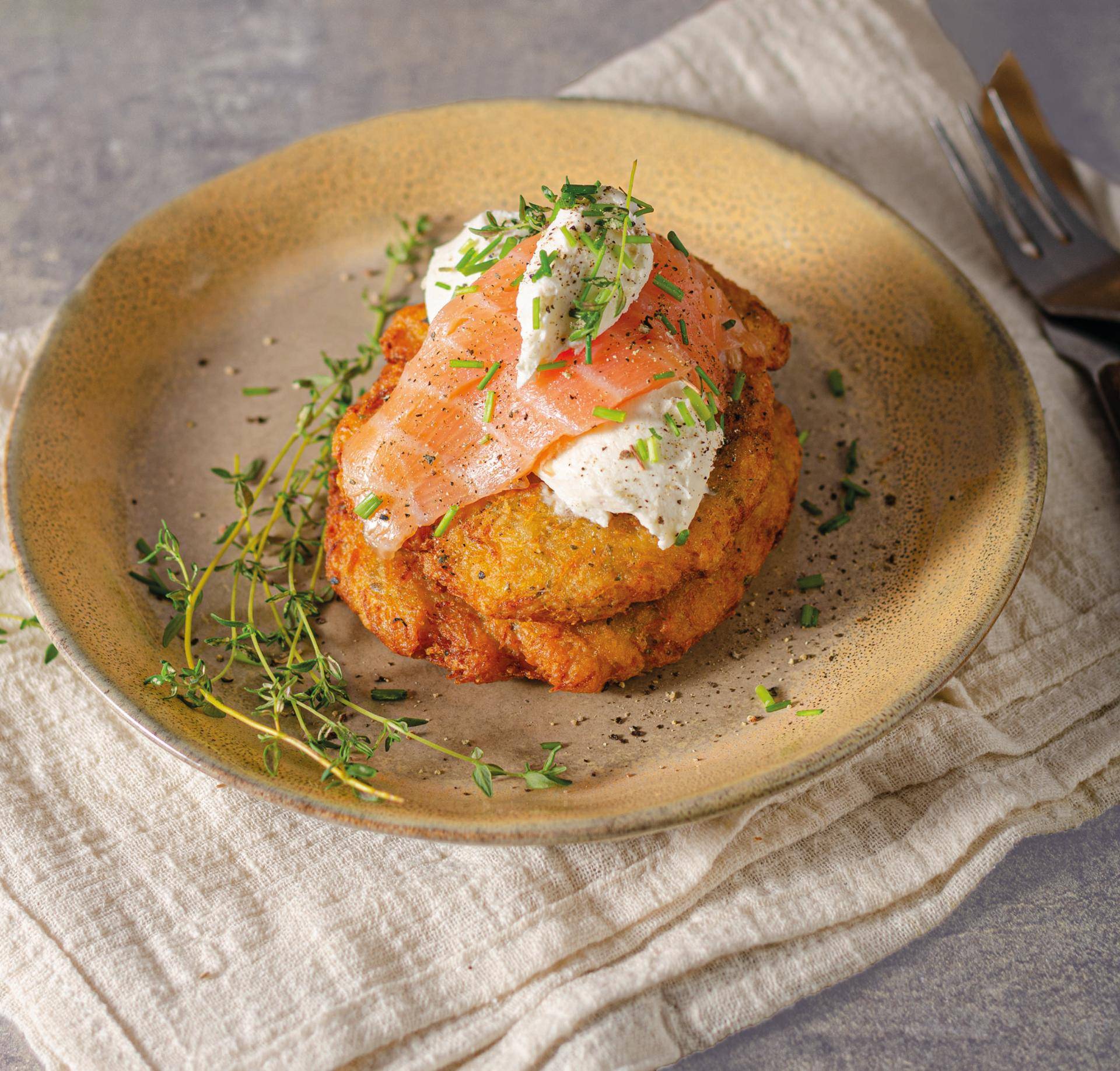 Kartoffelpuffer und geräucherter Lachs - Rezepte Dual EasyFry&Grill | Tefal