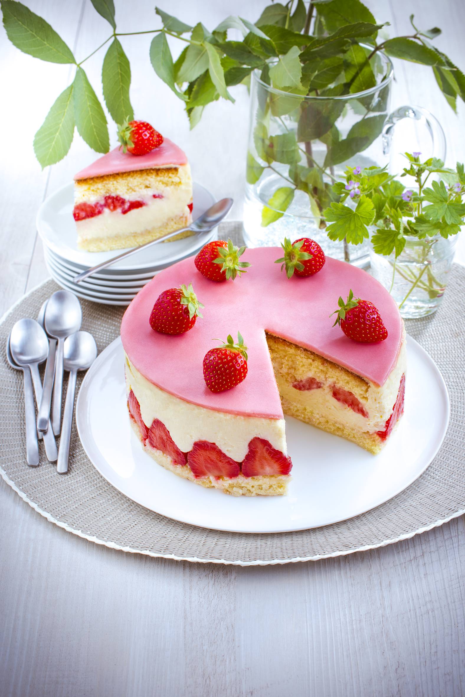 Erdbeer-Sahne-Torte - Rezepte undefined | Tefal