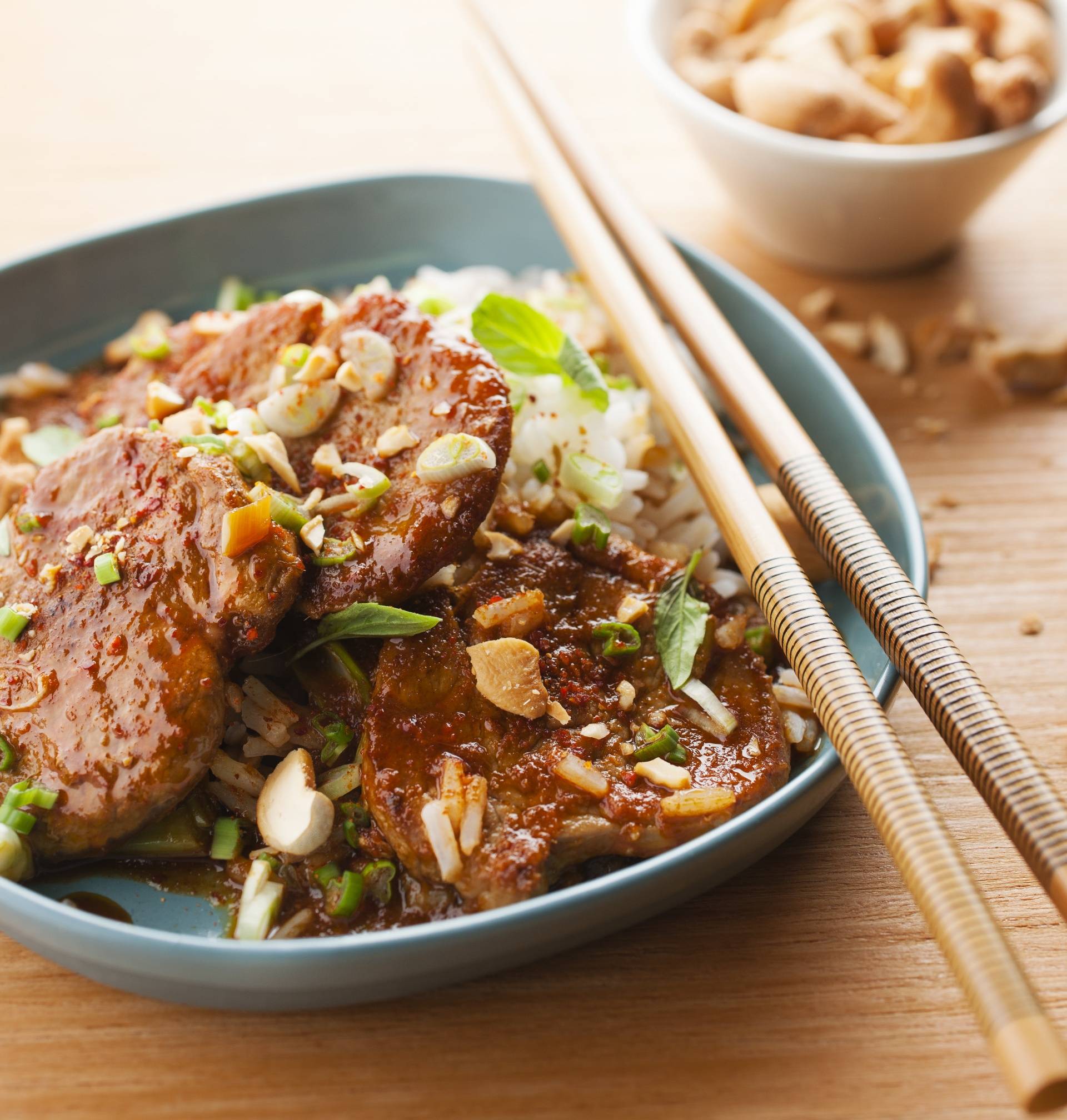 Pikantes, gebratenes Schweinefleisch mit Chili und Cashewnüssen - Rezepte Turbo Cuisine | Tefal