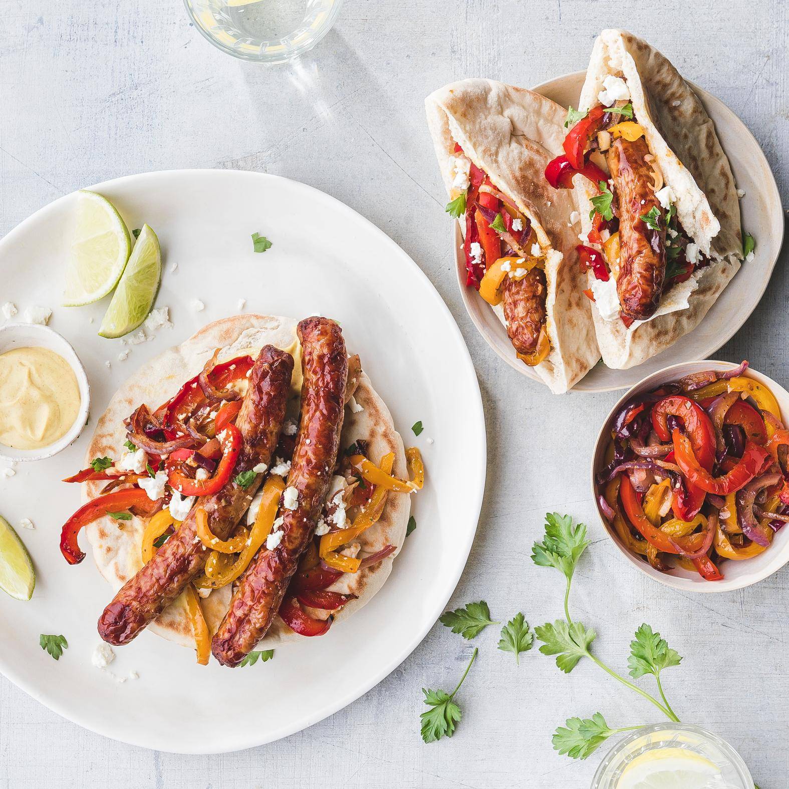 Gegrillte Bratwürste und Paprika-Pitas - Rezepte Easy Fry XL Surface | Tefal