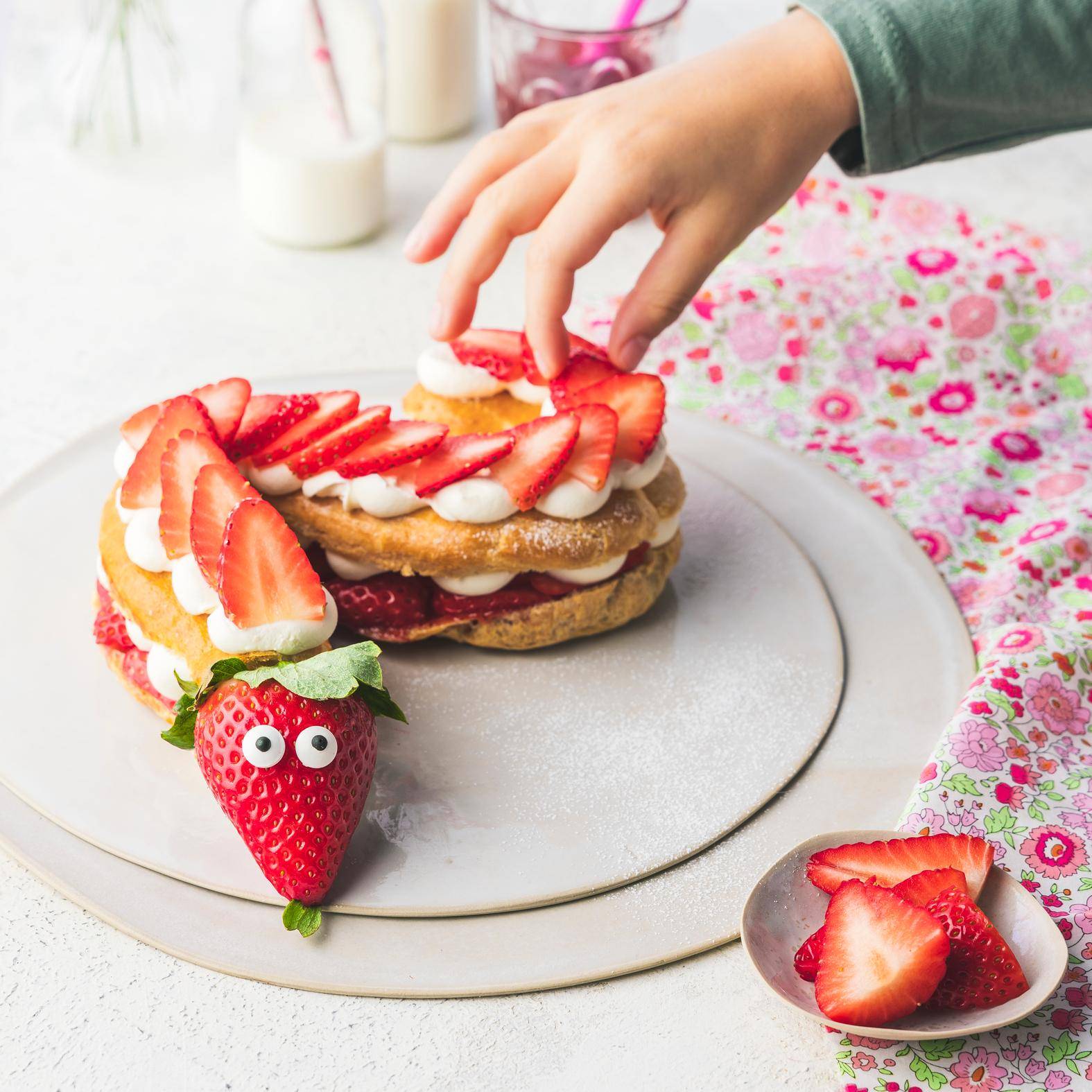 Schlangenförmige Erdbeer-Eclairs - Rezepte Kitchen Machines Touch/Touch + | Tefal