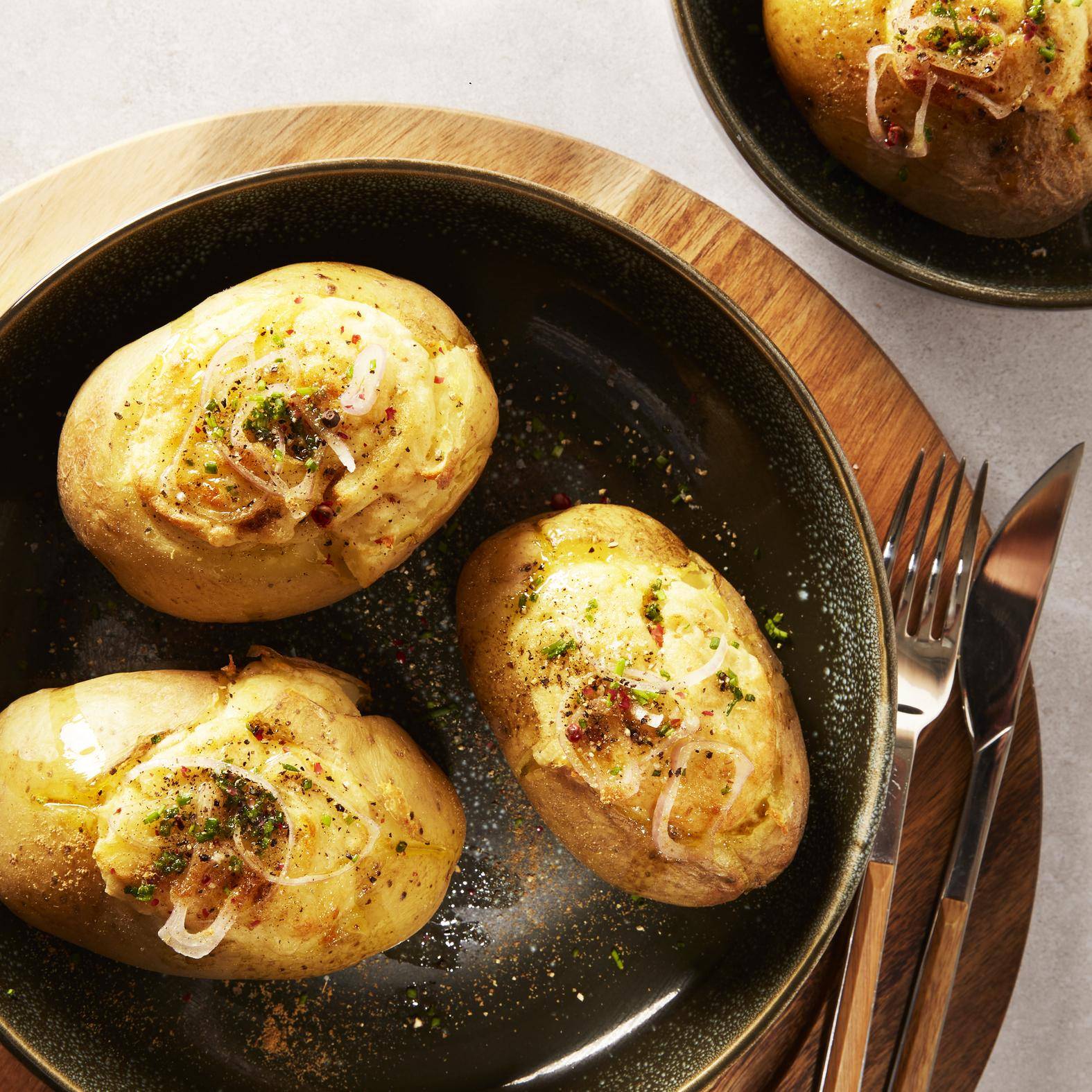 Gepuffte Pellkartoffeln mit Schalottenkonfett und Kümmel - Rezepte EASY FRY GRILL & STEAM 3 in 1 | Tefal