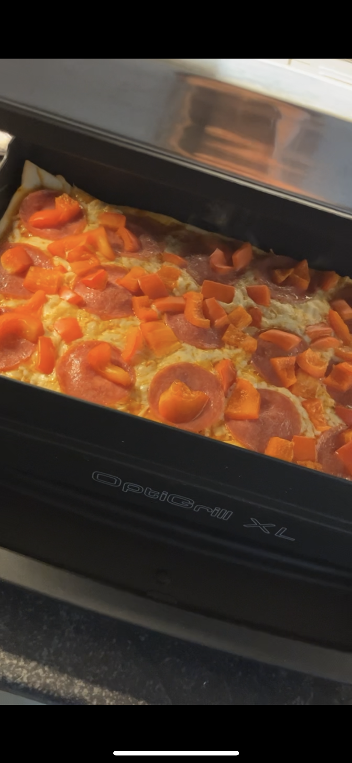 Pizza Salami & Paprika - Rezepte OptiGrill | Tefal