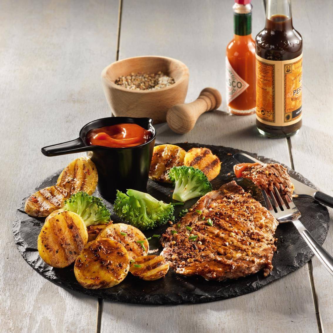 Gegrillte Kartoffeln und falsches Filet (Schulterfilet) mit Ketchup-Sauce - Rezepte OptiGrill Connect | Tefal