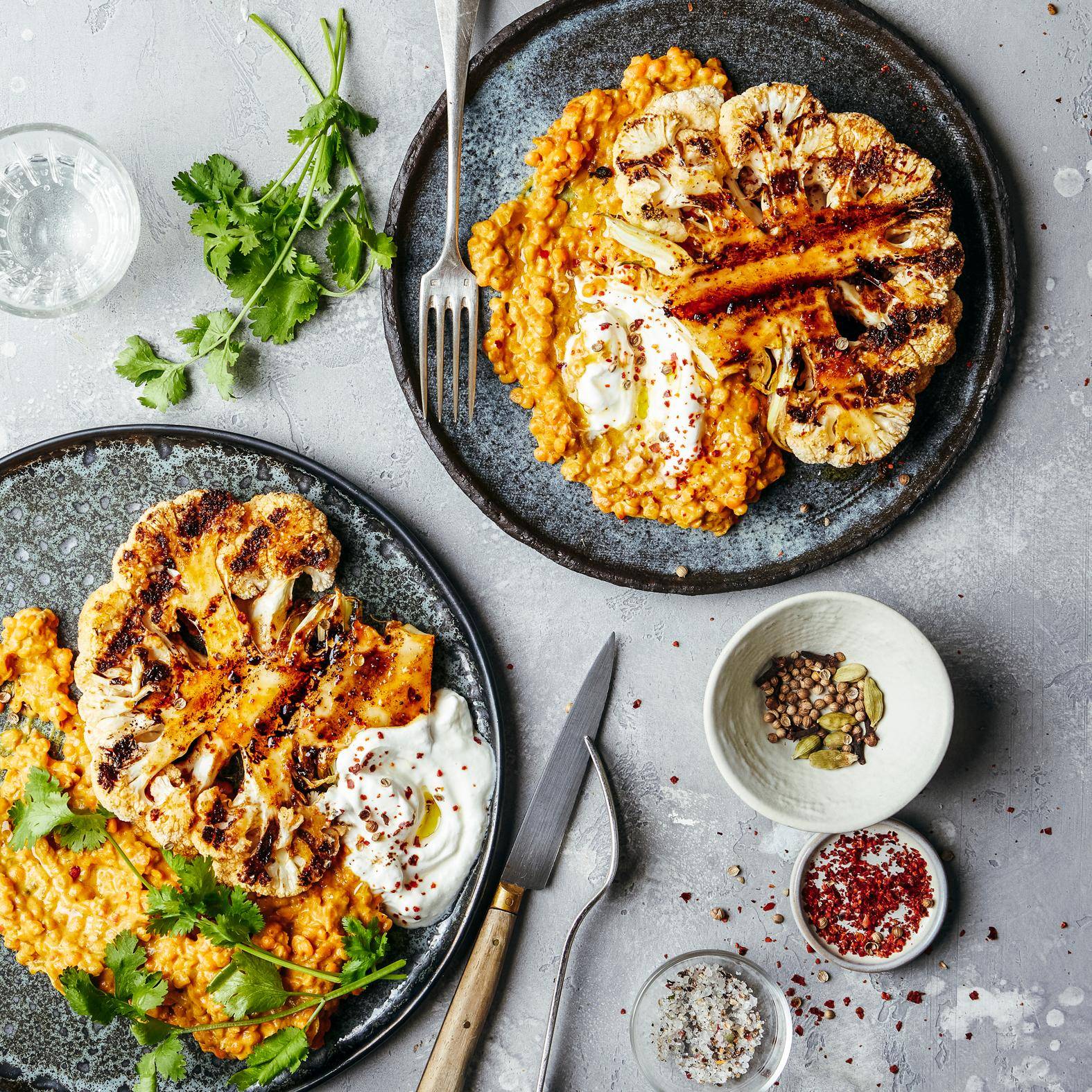 Gegrillte Blumenkohlsteaks und Dahl aus roten Linsen - Rezepte OptiGrill 4in1 XL | Tefal