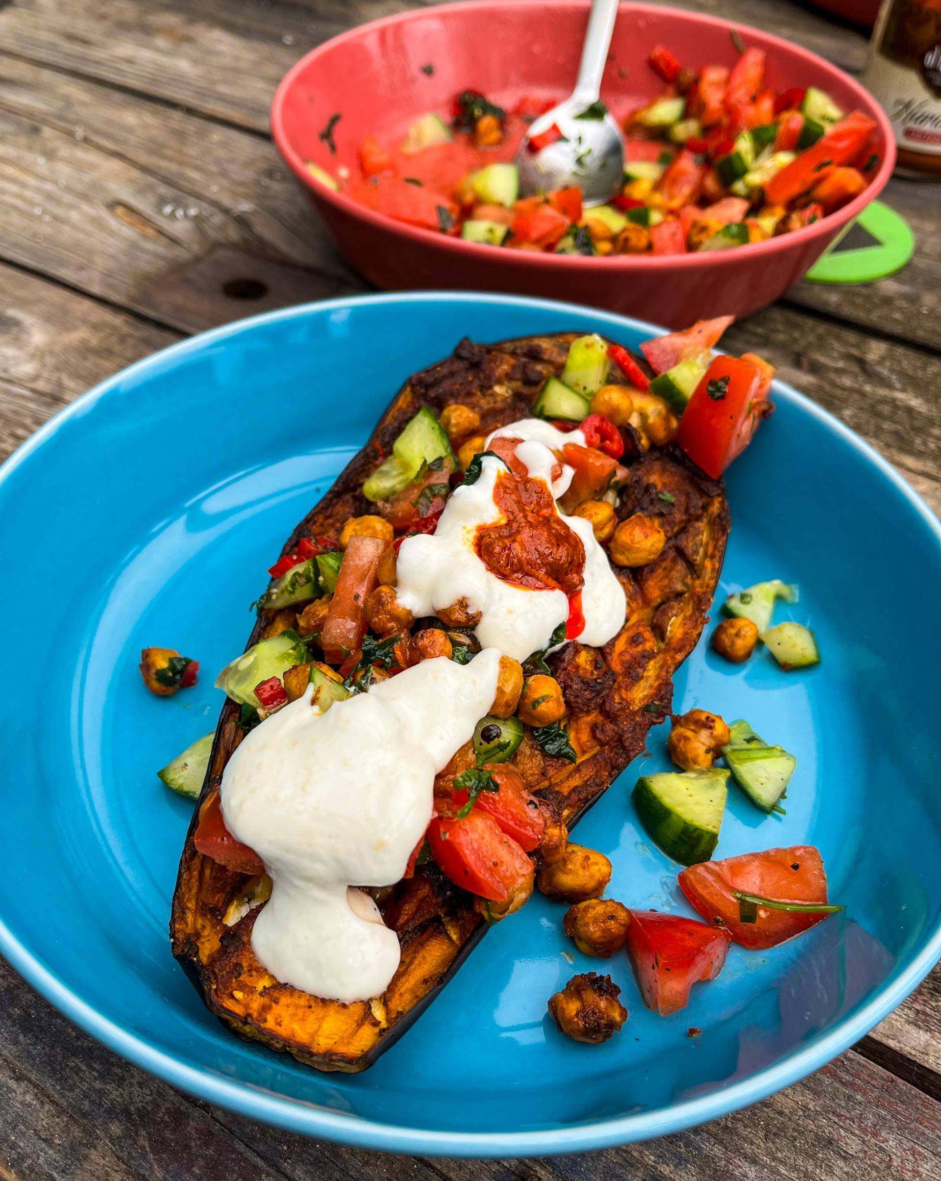 Scharfe Auberginenhälften mit lauwarmem Kichererbsensalat - Rezepte Actifry Original 1kg | Tefal