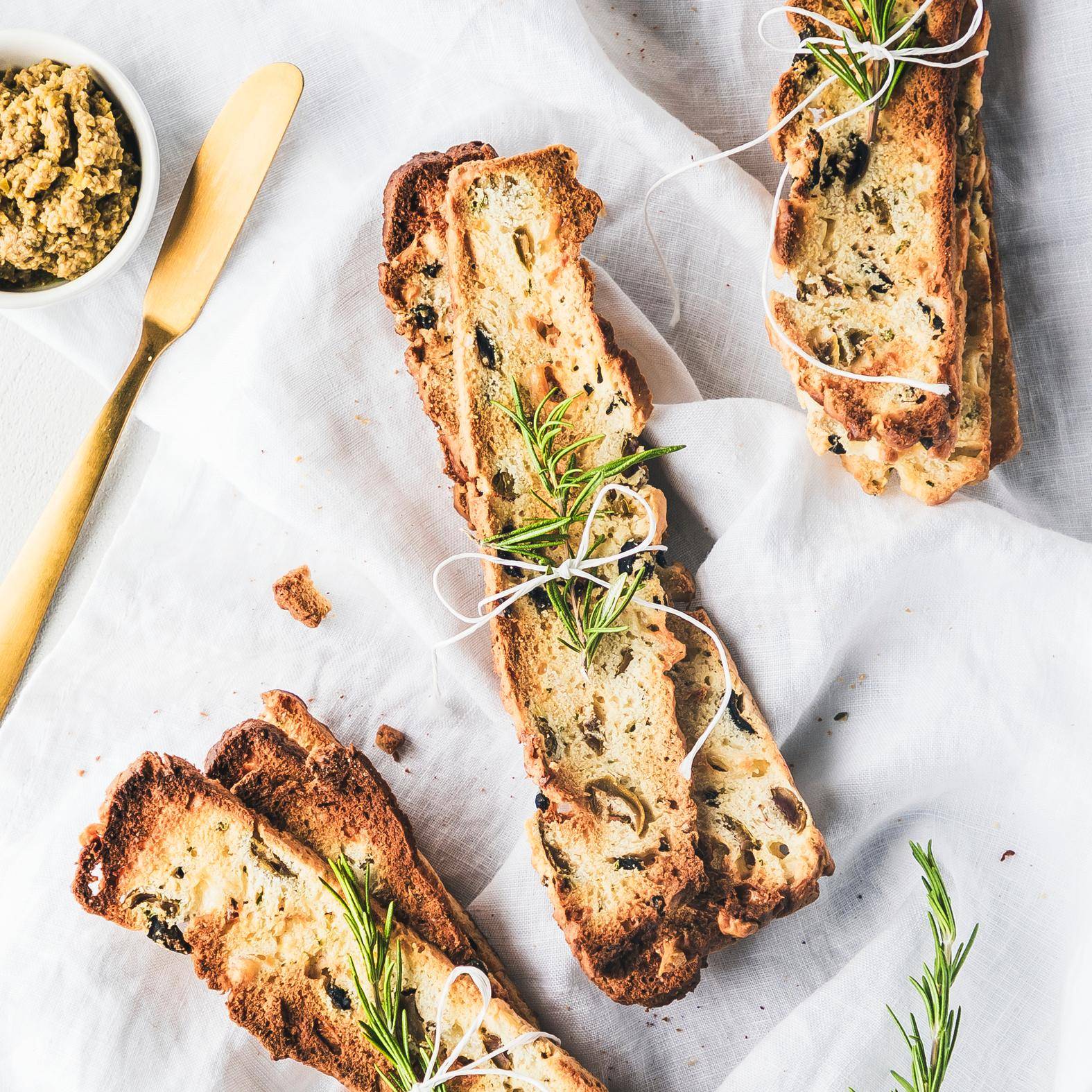 Biscotti mit Oliven und Thymian - Rezepte Kitchen Machines Touch/Touch + | Tefal