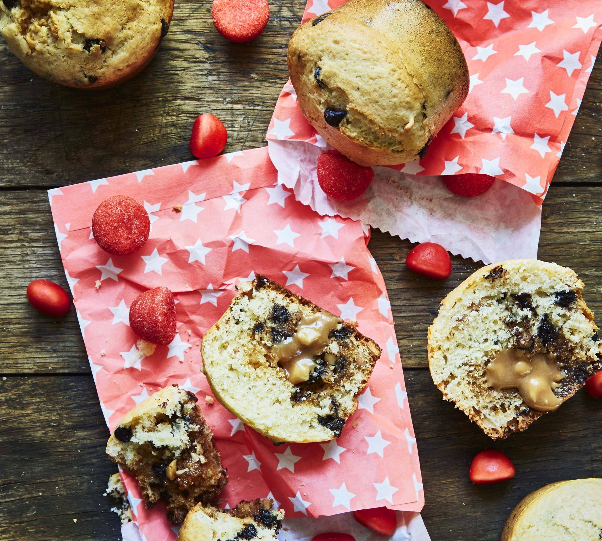 Unglaubliche Muffins mit Erdnüssen, Karamell und Schokolade - Rezepte Cake Factory | Tefal