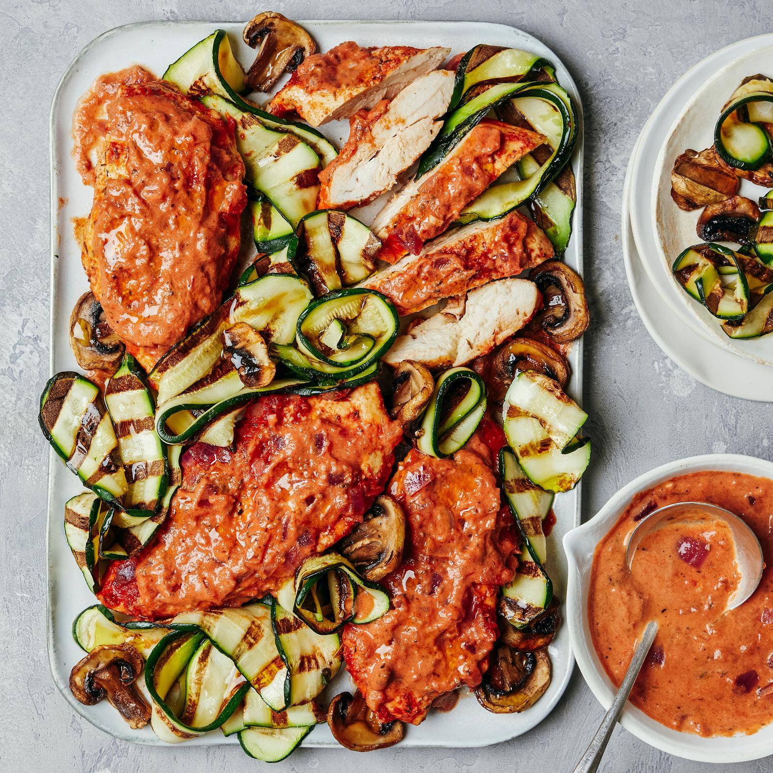 Hähnchen mit cremiger Tomatensauce und gegrilltem Gemüse - Rezepte OptiGrill 4in1 | Tefal