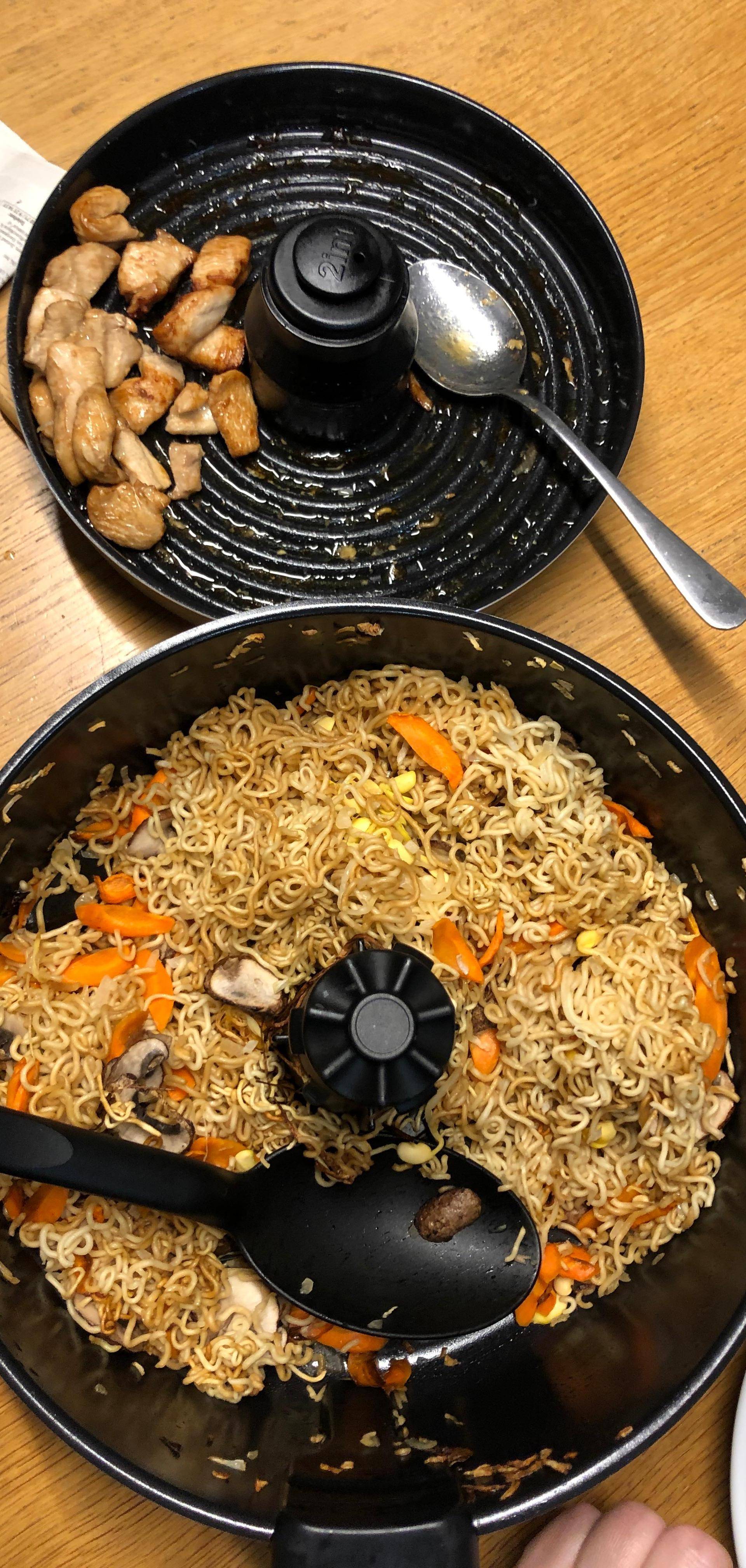 Mie-Nudeln mit Pute und Gemüse - Rezepte Actifry Genius XL 2in1 | Tefal