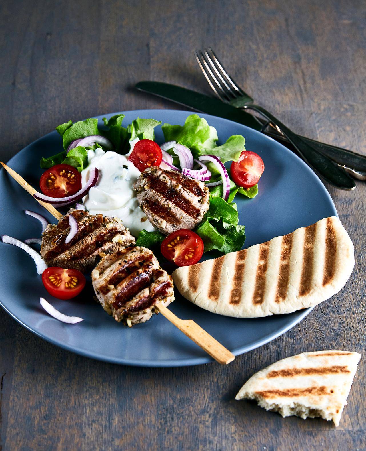Souvlaki mit Pitabrot und Tzatziki - Rezepte OptiGrill Connect | Tefal