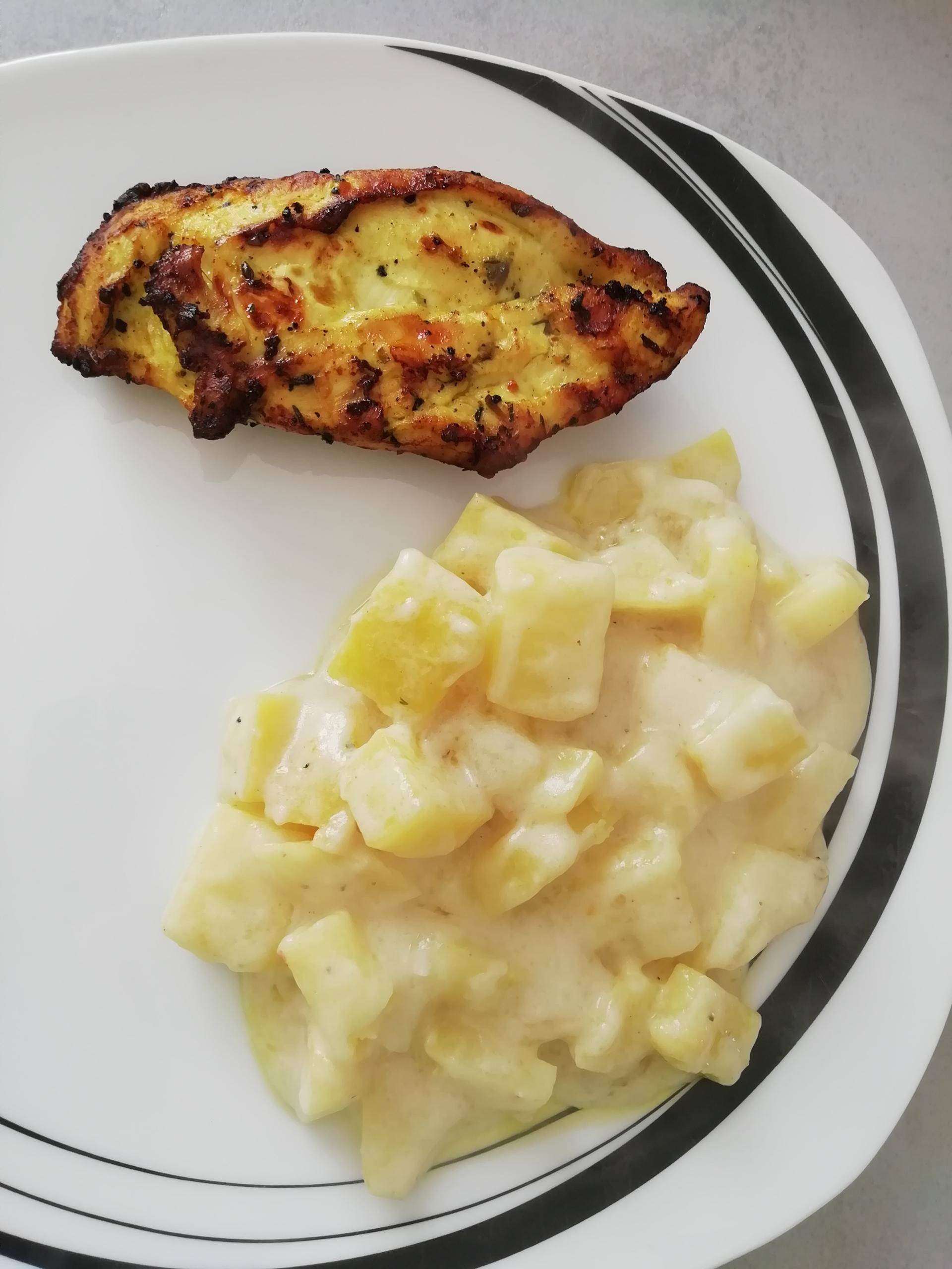 Bechamel-Kartoffeln mit Hühnchenbrust - Rezepte Actifry 2 in 1 - 1.5kg | Tefal