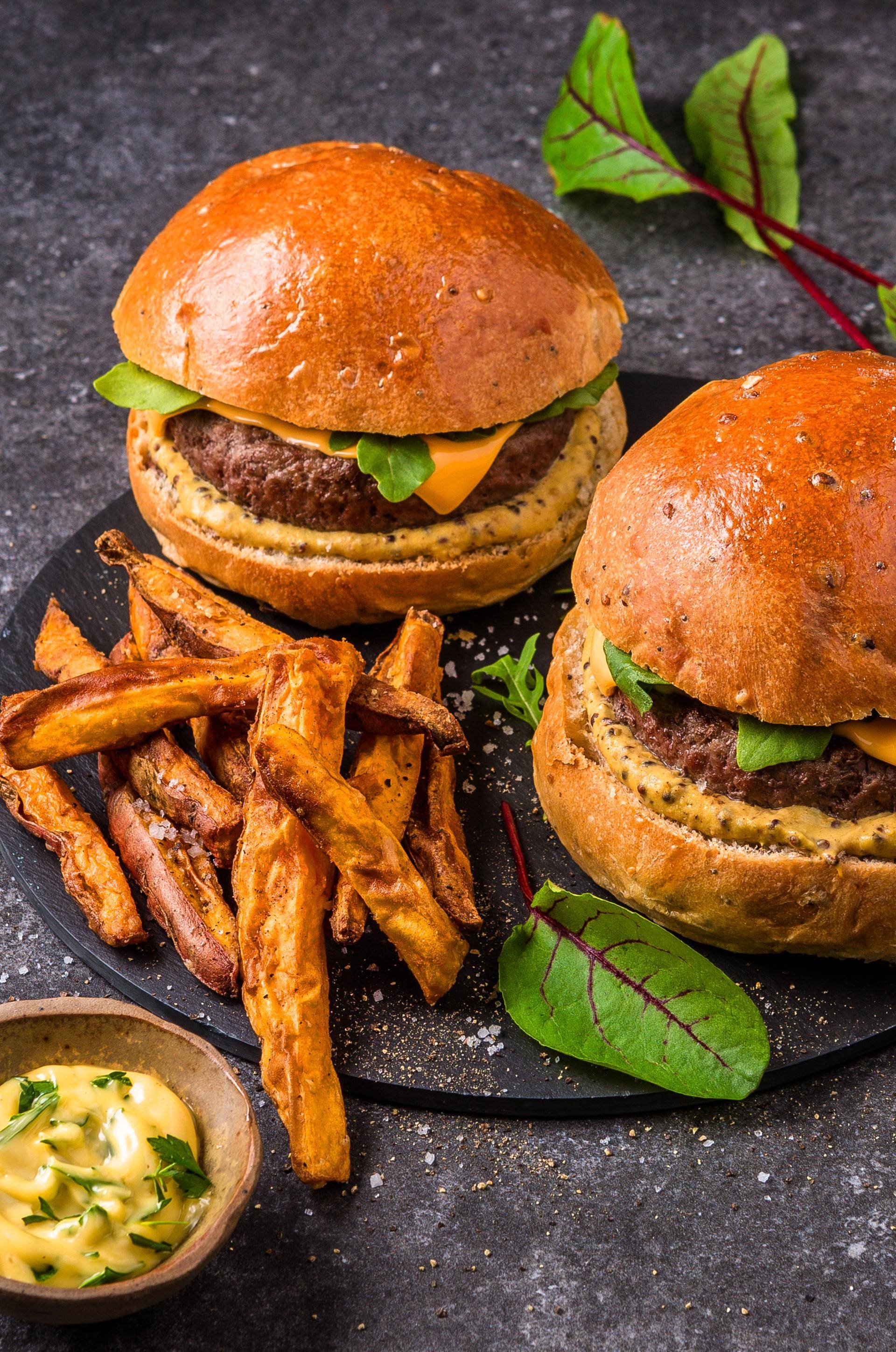 Hamburger und Süßkartoffel-Pommes frites - Rezepte EASY FRY OVEN & GRILL 9 in 1 | Tefal