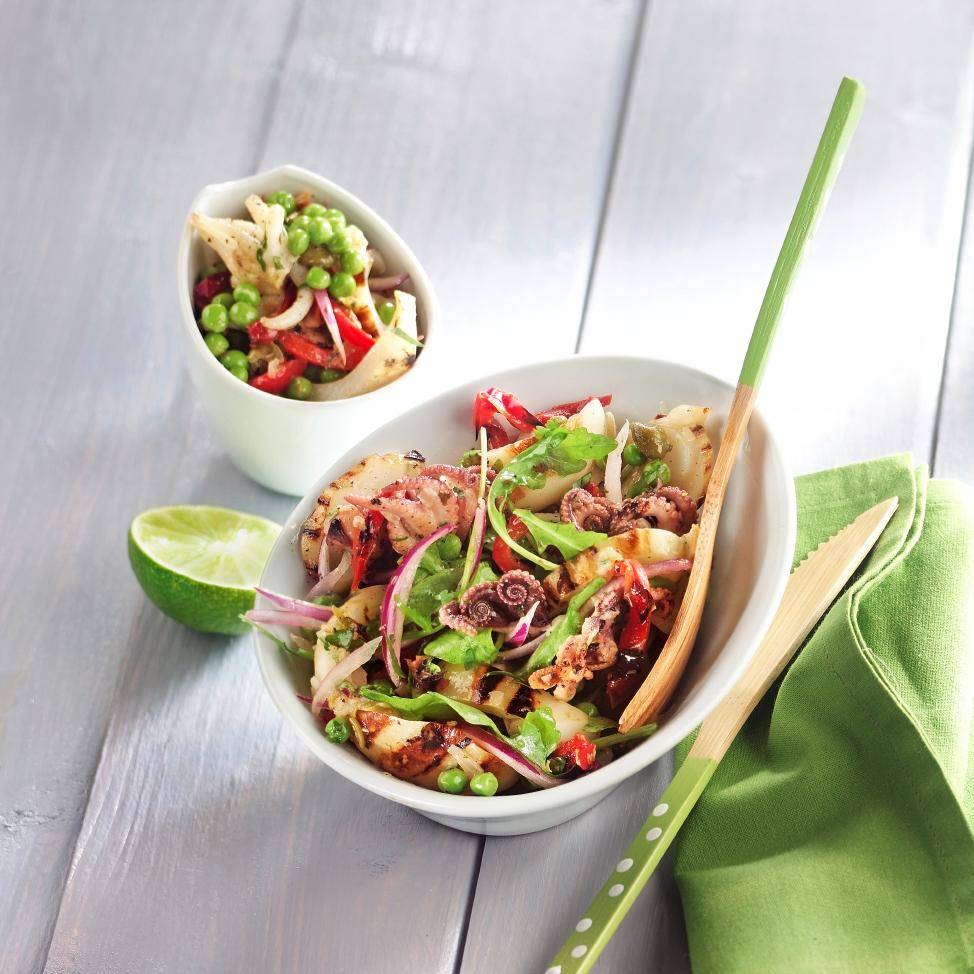 Salat mit gegrilltem Tintenfisch, Zitronenvinaigrette und Kapern - Rezepte OptiGrill | Tefal