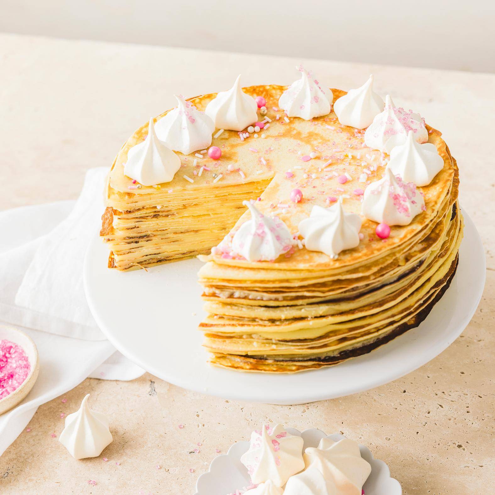 Crêpe-Schichttorte mit Vanillecreme und knusprigen Baisers - Rezepte Kitchen Machines Touch/Touch + | Tefal