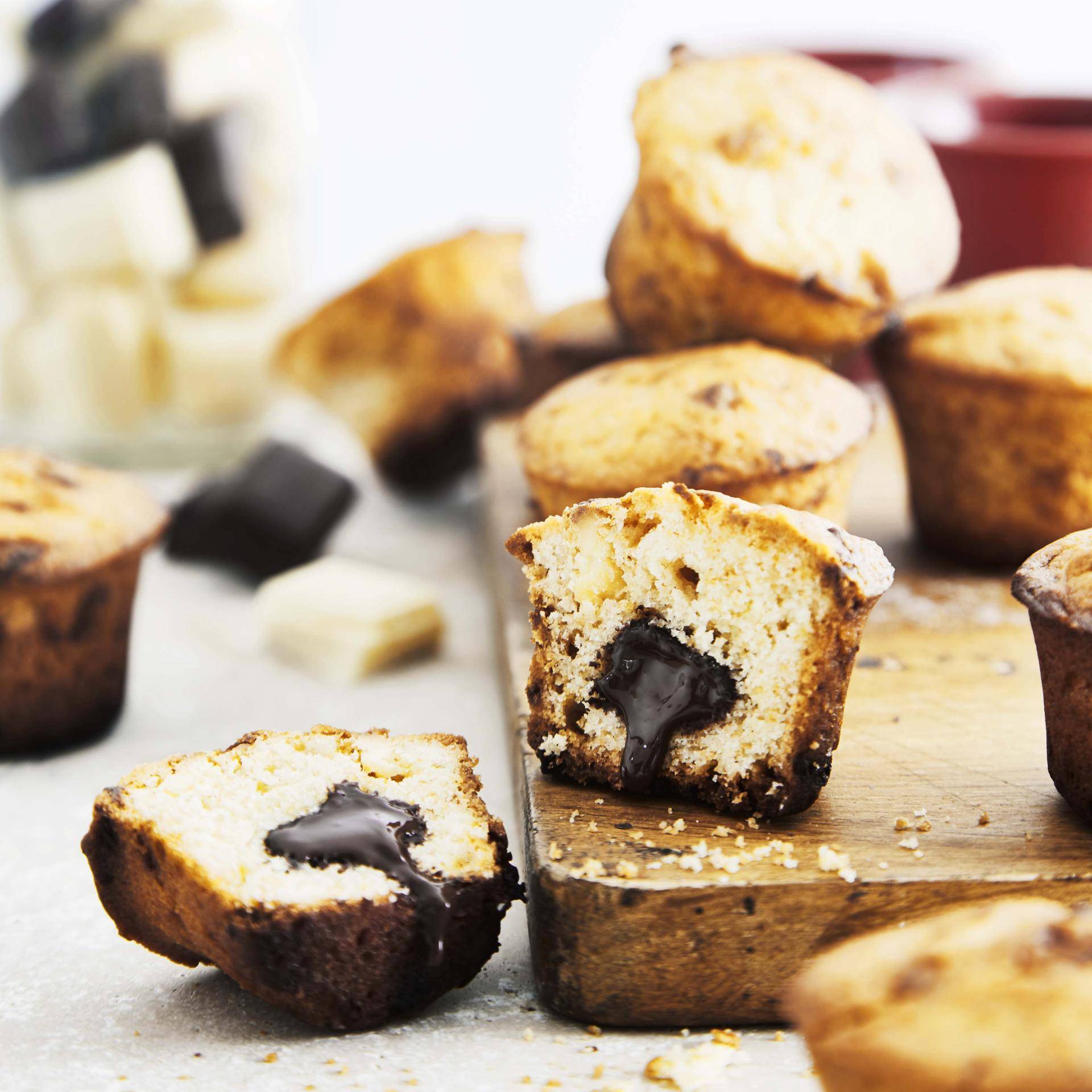 Mini-Küchlein mit zartschmelzendem Kern mit weißer und dunkler Schokolade - Rezepte Cake Factory | Tefal