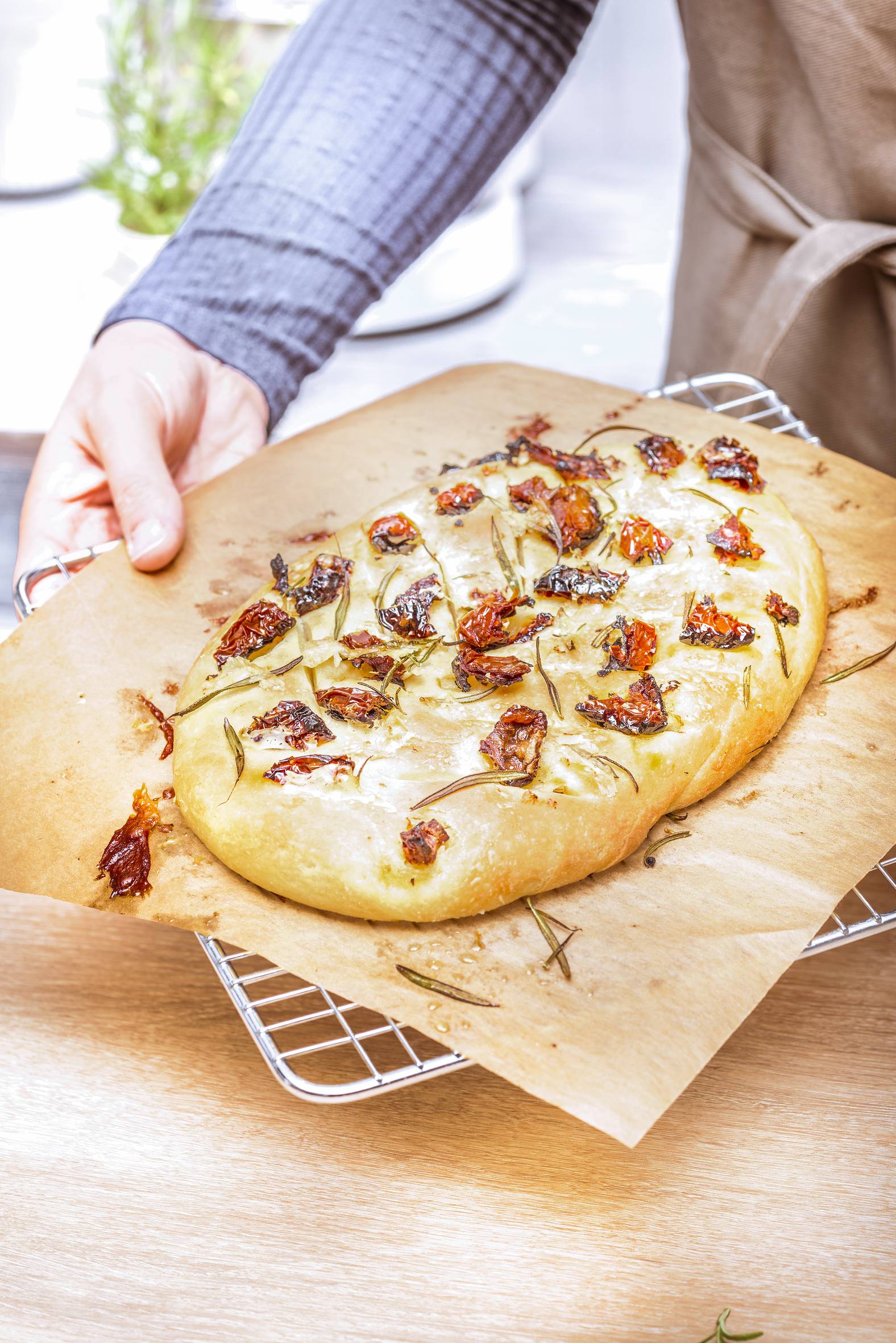 Fougasse mit eingelegten Tomaten, Parmesan und Rosmarin - Rezepte undefined | Tefal