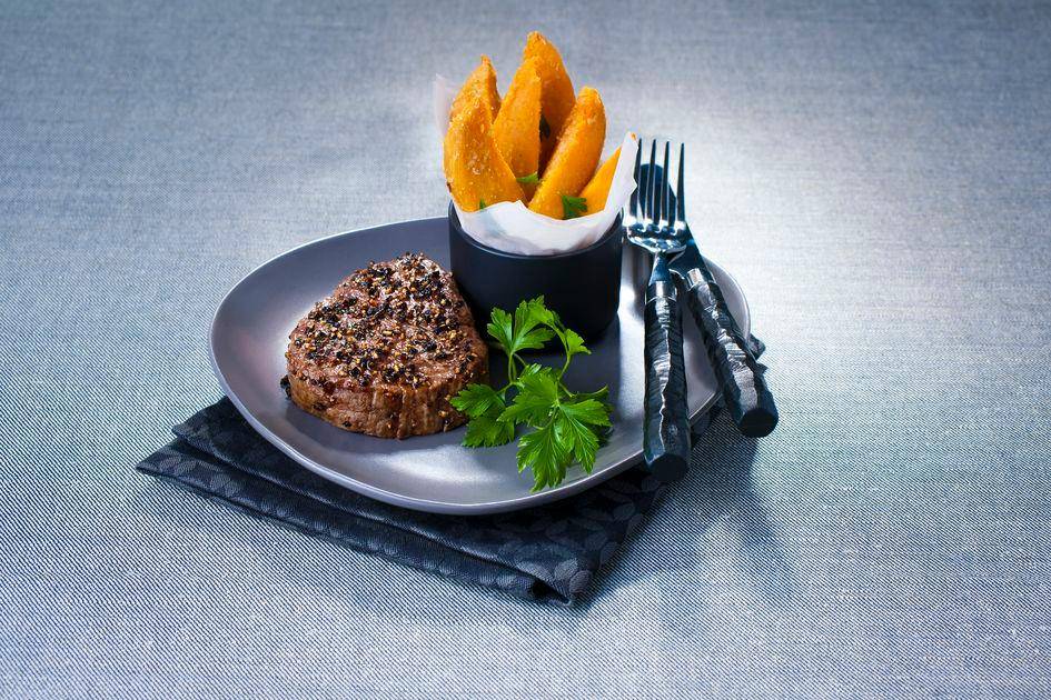 Pfeffer-Lendensteak mit Süßkartoffel-Pommes - Rezepte Actifry Genius XL 2in1 | Tefal