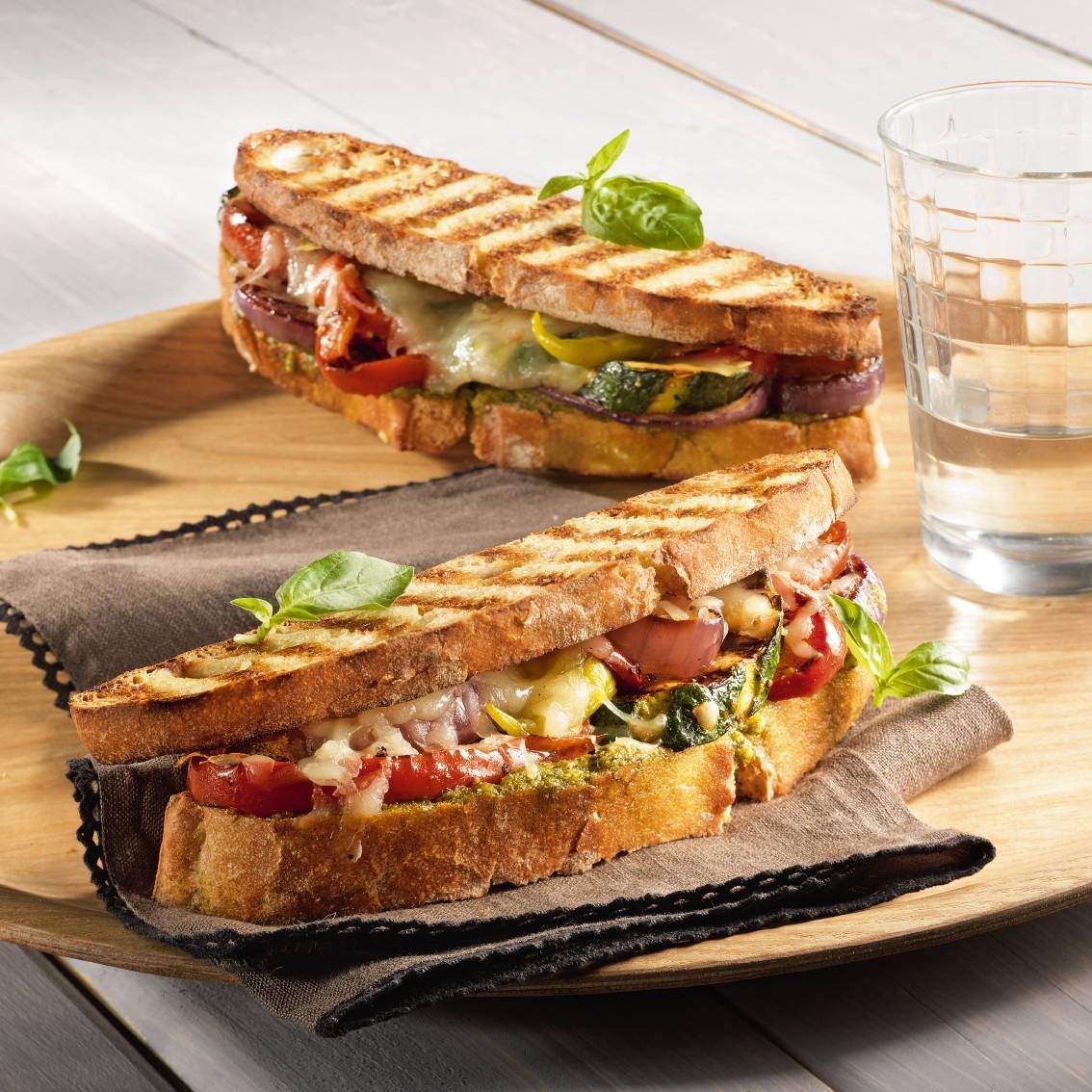 Pikantes italienisches Panini mit gegrilltem Gemüse - Rezepte OptiGrill | Tefal