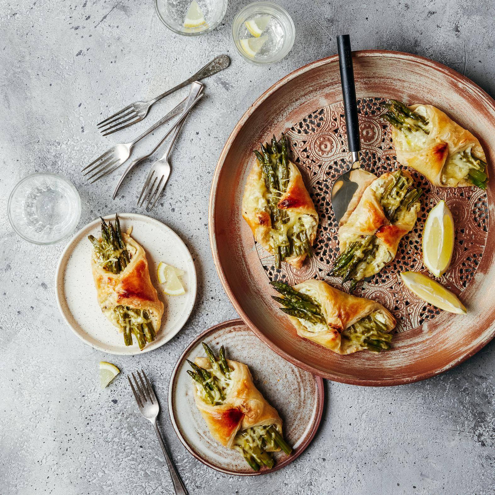 Blätterteigbündel mit Spargel und Käse - Rezepte OptiGrill + | Tefal