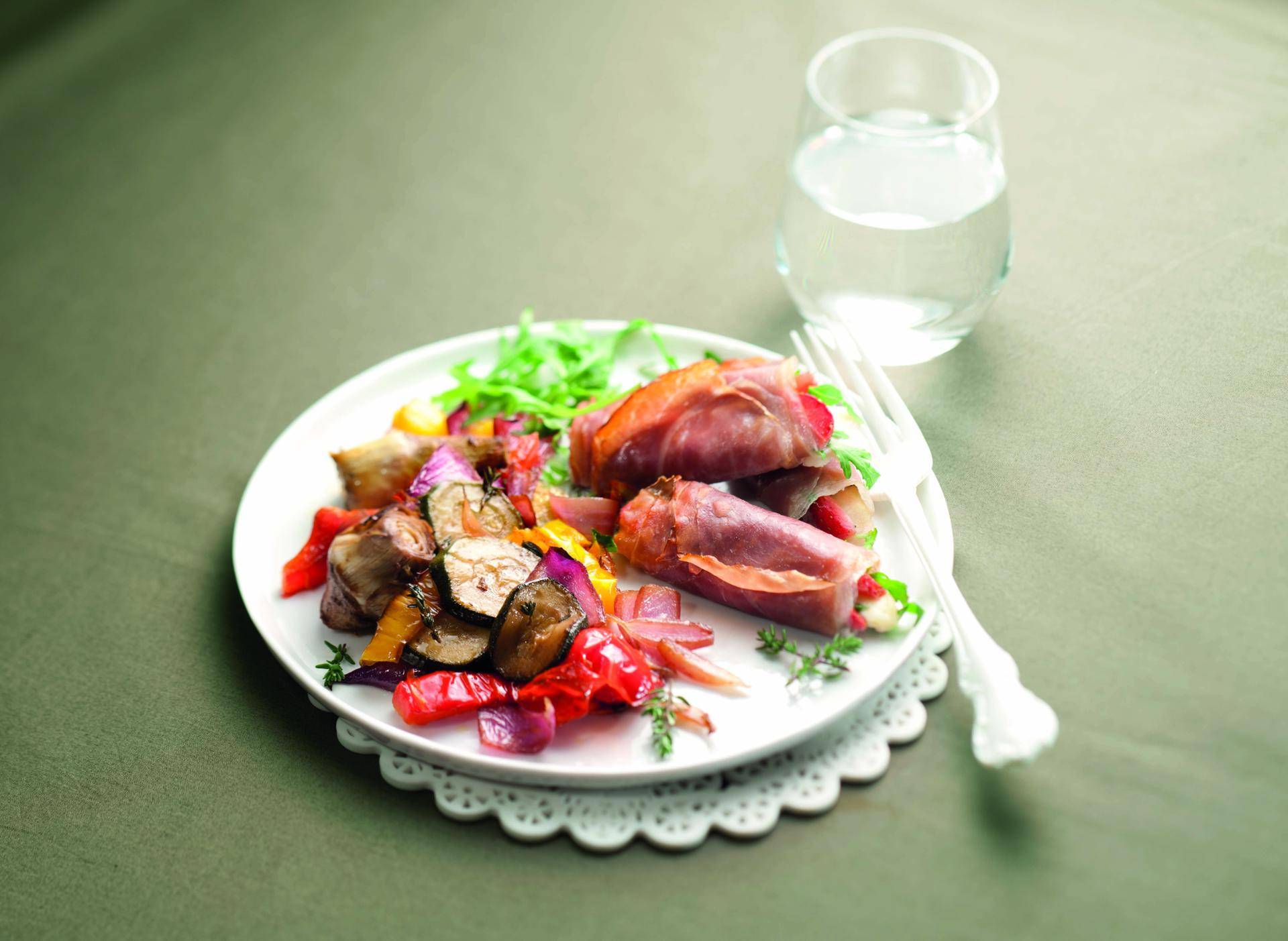 Geröstetes Gemüse, Schinkenröllchen - Rezepte Actifry Genius XL 2in1 | Tefal